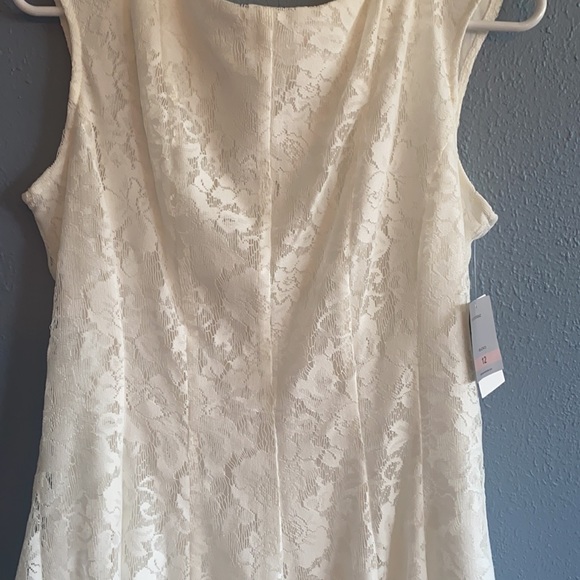 Dress - Picture 3 of 4